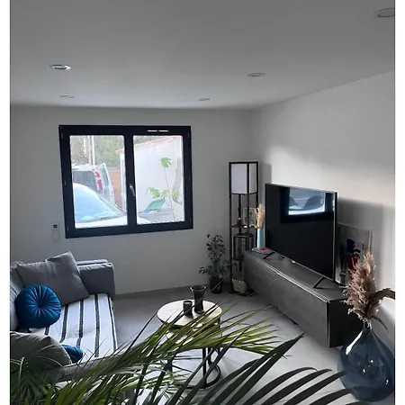 Maison Moderne A 100m De La